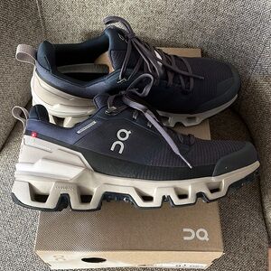 On Cloudwander Waterproof 9